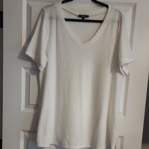 Andree White V-Neck Short Sleeve Top